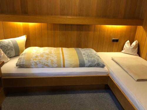 Economy Twin Room