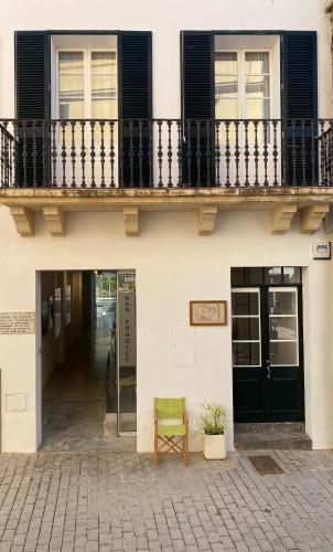 Fragile Hotel - image 10