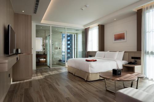 room detail thumbnail 0