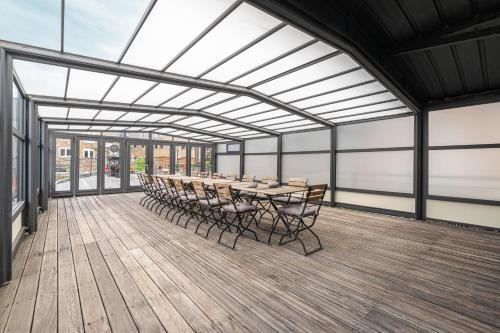 Picture of Stunning 5-Bed Boathouse On The River Thames In East London