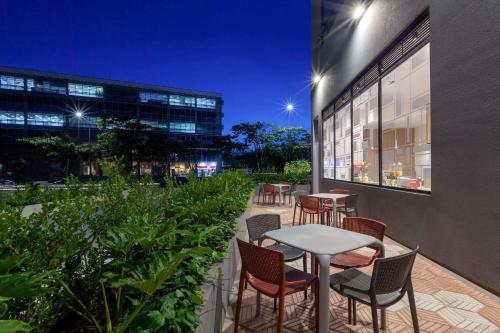 مطعم, Hotel Distrito ZF By OxoHotel in ويست المنطقة الصنياعية