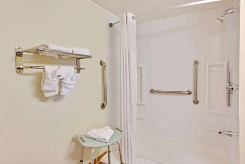 Days Inn by Wyndham Charlotte/Woodlawn Near Carowinds in Charlotte, USA