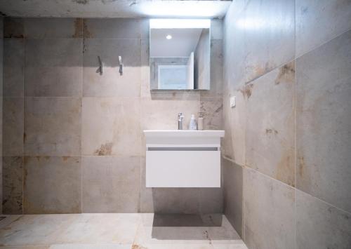 Baltic Accommodation - Urban Studio Apartment, Tallinn (photo 8)
