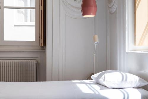 Away Hostel & Coffee Shop - image 8