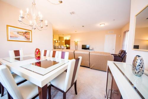 Olive's Vista Cay Condo - image 5