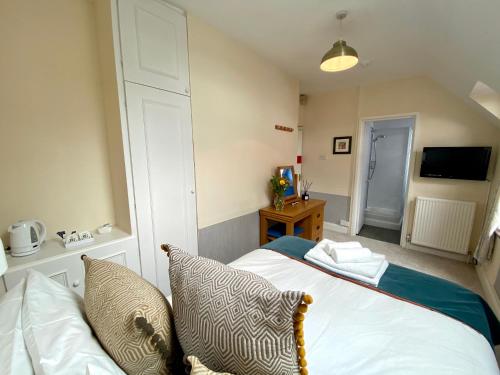 Heather House - Room 6