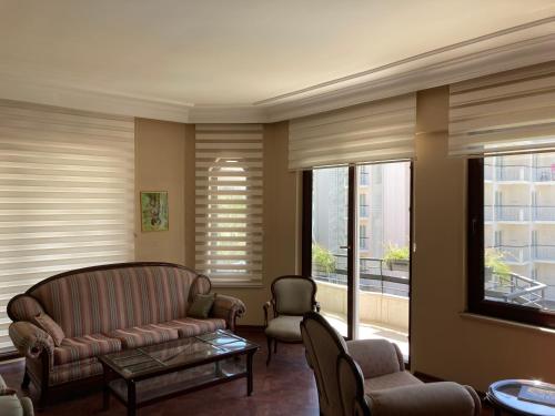 Central Flat w/ Balcony & Sea View, 1 Min to Beach