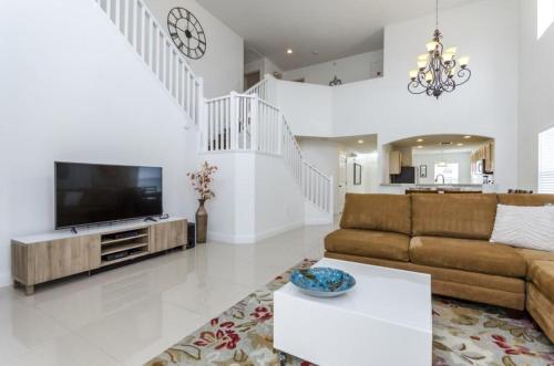 Amazing House! - Lake Berkley - image 2
