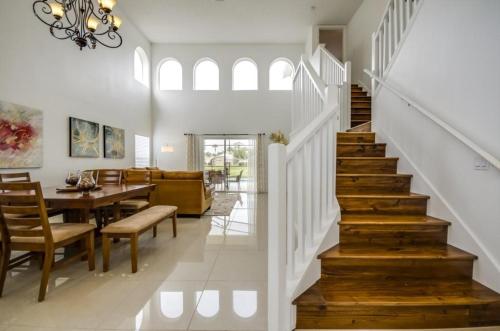 Amazing House! - Lake Berkley - image 5