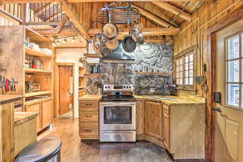 Idaho Springs Cabin - Walk to Chicago Creek! - image 4