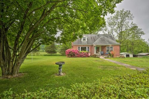 Cozy Family Home with Kayaks, Dock and Fire Pit! in ลาวาล (แมรีแลนด์)