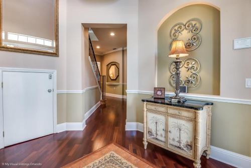 Amazing House! Reunion - 7704LL - main image