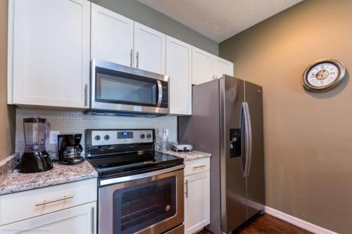 Amazing House! West Lucaya - 3299CP - image 6
