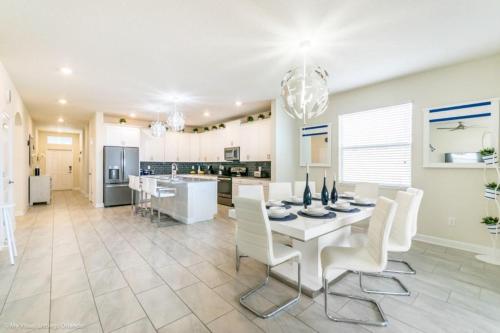 Amazing House! Champions Gate - 1561FD - image 9