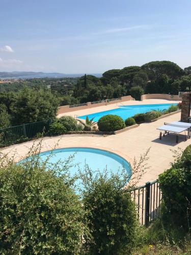 Басейн, Studio Bellevue in Гассон