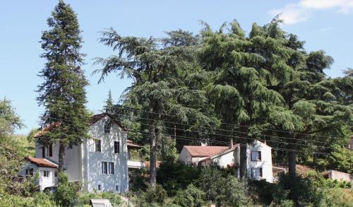 Viesnīcas āriene, Castel Rouge in Luzech