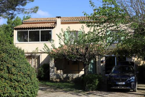 Villa du Lilas blanc gîte à louer Buoux