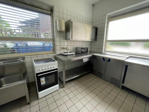 廚房, K 357 - Low Budget Hotel Ratekau bei Lübeck (K 357 - Low Budget Hotel Ratekau bei Lubeck) in 盧貝克