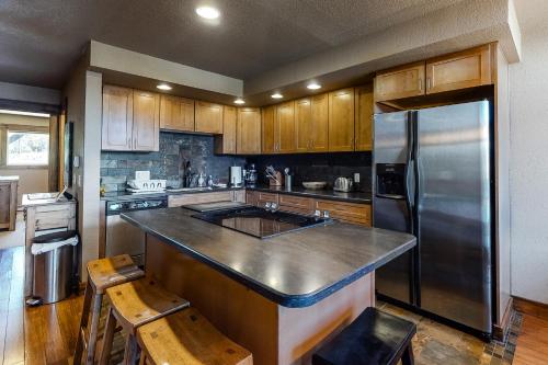 Mountain Memories Condo - main image