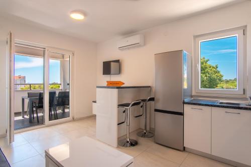 Noa One-Bedroom Apartment with Balcony