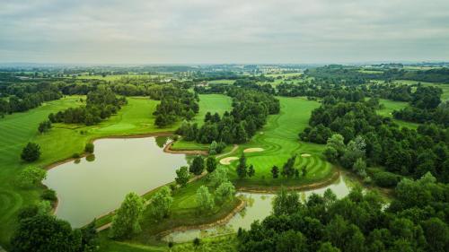 The Vale Golf & Country Club - image 12