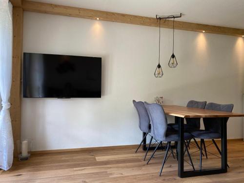 Neurenovierte Ferienwohnung Franzl in 霍爾茨基興