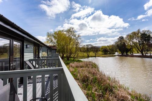 The Vale Golf & Country Club - image 2