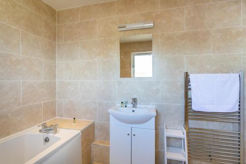 The Vale Golf & Country Club - image 7