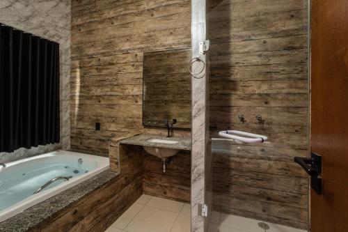 Fürdőszoba, Drops Motel São José do Rio Preto (Drops Motel Sao Jose do Rio Preto) in Sao Jose Do Rio Preto