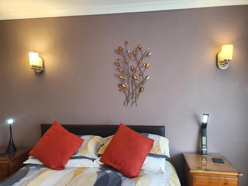 Penryn Guest House, ensuite rooms, free parking and free wifi