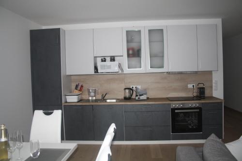 Kitchen, Moderne Gartenwohnung nahe LKH Univ Klinikum Graz in Ries