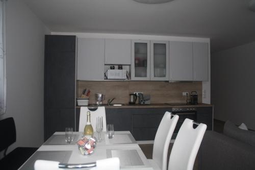 Kitchen, Moderne Gartenwohnung nahe LKH Univ Klinikum Graz in Ries