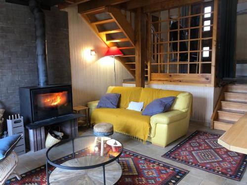 maison forêt d'Aubrac , au coeur de la nature