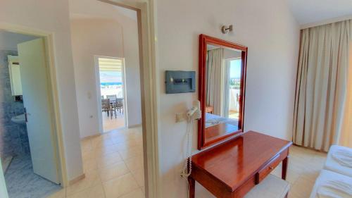 Kalimera Hotel - image 10