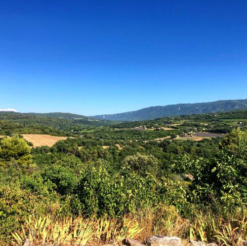 Villa avec piscine dans le Luberon dotée d'une vue splendide gîte à louer Jean-Jean