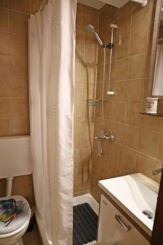 Bathroom, Sailboat house in Makarska
