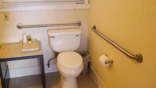 Pacific Heights Inn - image 20