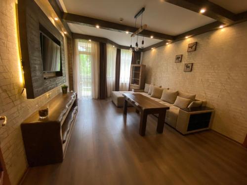 Deluxe 206, Borovets