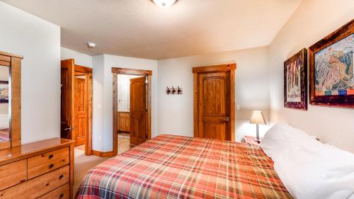 Summit Trail Lodge J8 - image 8