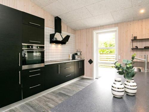 Five-Bedroom Holiday home in Blåvand 30 - image 9