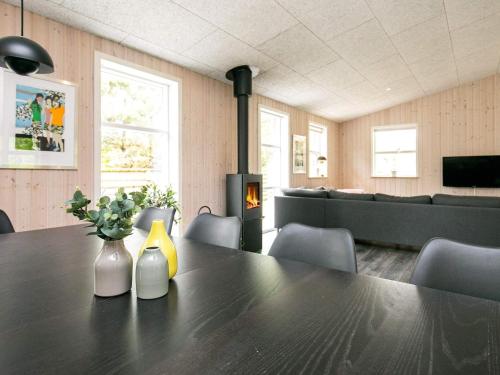 Five-Bedroom Holiday home in Blåvand 30 - image 5