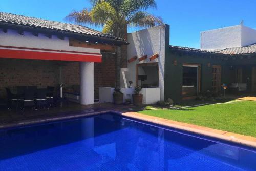 Casa Luna con alberca privada in Cuernavaca, Mexiko