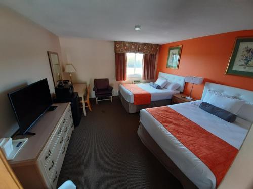 Double Room with Two Double Beds - Non-Smoking