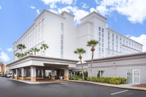 Holiday Inn & Suites Across From Universal Orlando