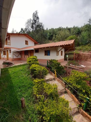 2 bedrooms, 4 beds
