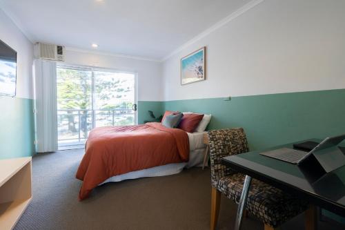 manly waves hotel