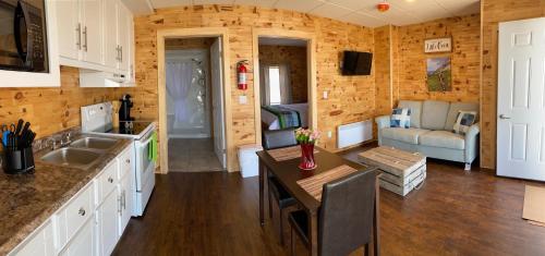 Raleigh Rooms & Taylor's Crafts in Seintantonī (NL)