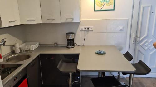 מטבח, Manó apartman (Mano apartman) in Harkany