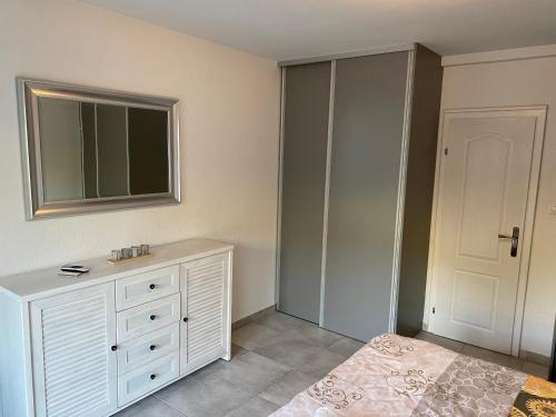 Apartment with Sea View image 10