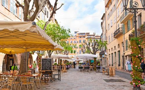 Art Apartment in the historical centre of Grasse, perfume capital of the world